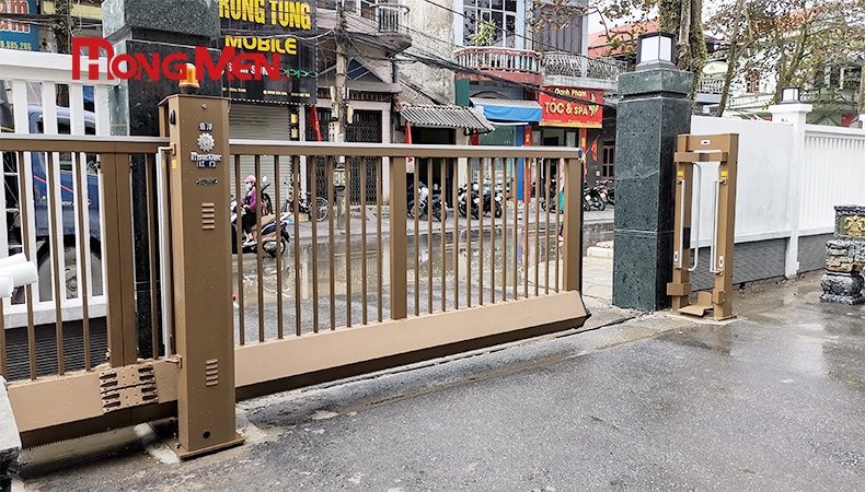 Cổng trượt ngang lại chiếm sự lựa chọn đông đảo các chủ đầu tư
