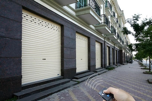 Nên mua cửa cuốn tự động chất lượng ở đâu?