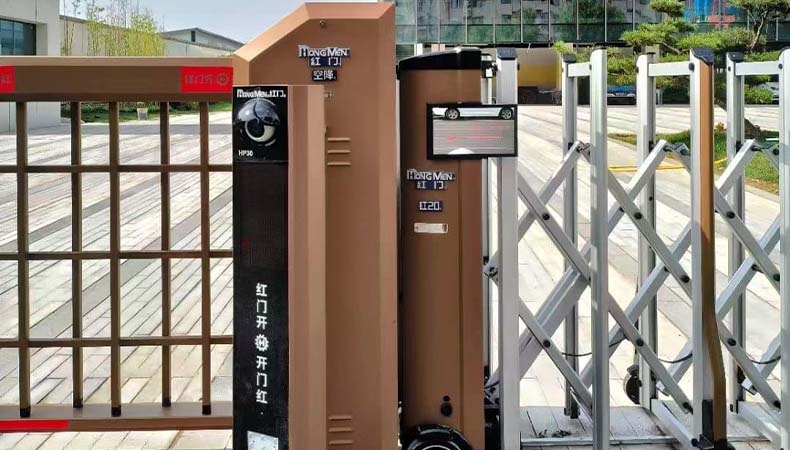 Cổng xếp tự động vận hành trong mưa bão có an toàn?