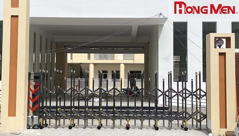 Top các loại cổng xếp inox được lắp đặt nhiều ở các cơ quan